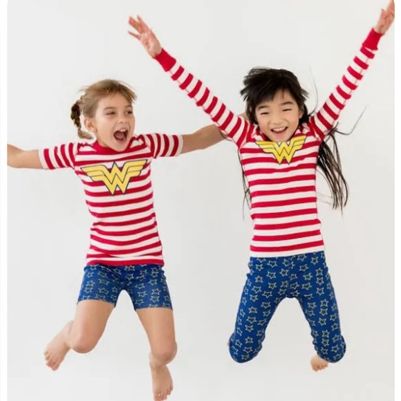 🆕NWT Hanna Andersson Children’s “Wonder Woman” Pajamas – Size 5 / 110cm - Picture 2 of 6
